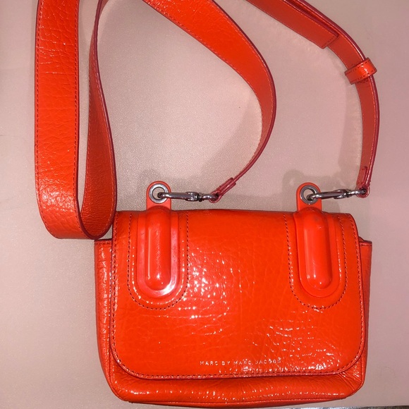 🧡MARC By Marc Jacobs Ball
And Chain Bond Bubble
Shoulder/Crossbody Orange - Picture 3 of 15